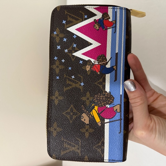 Louis Vuitton Christmas Animation Zippy Bears Skiing - Picture 8 of 9